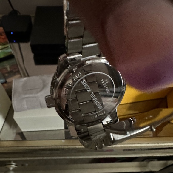 Michael Kors Runway watch - Picture 2 of 4